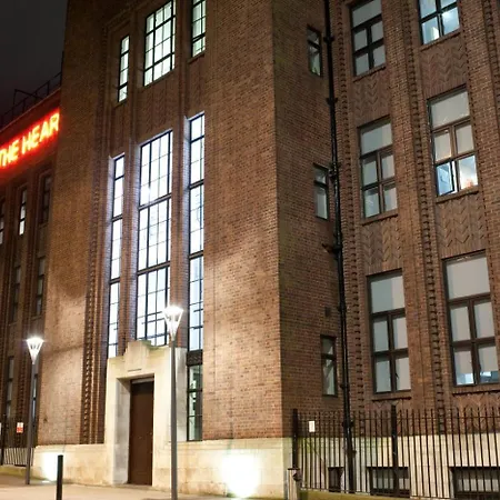 For Students Only - Algernon Firth In Appartement