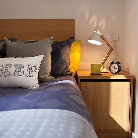 Appartement For Students Only - Algernon Firth In