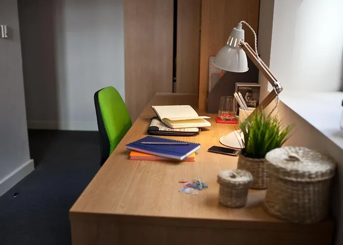 Appartement For Students Only - Algernon Firth In